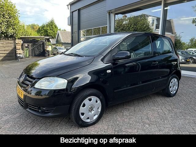 Zwart Gebruikt 2008 VW Fox Trendline Hatchback | € 3.900 (Duur) - Afbeelding 1/4