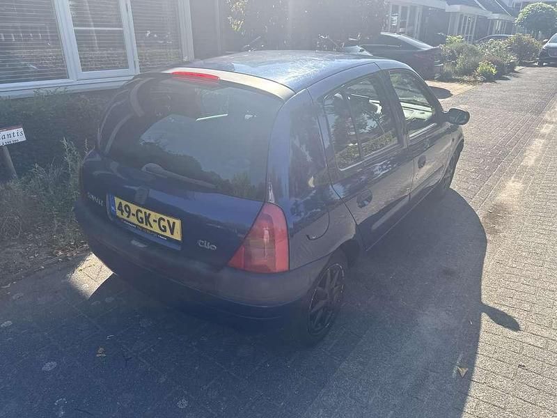 Blauw Gebruikt 2000 Renault Clio II Hatchback | € 1.000 (Eerlijke prijs) - Afbeelding 1/4