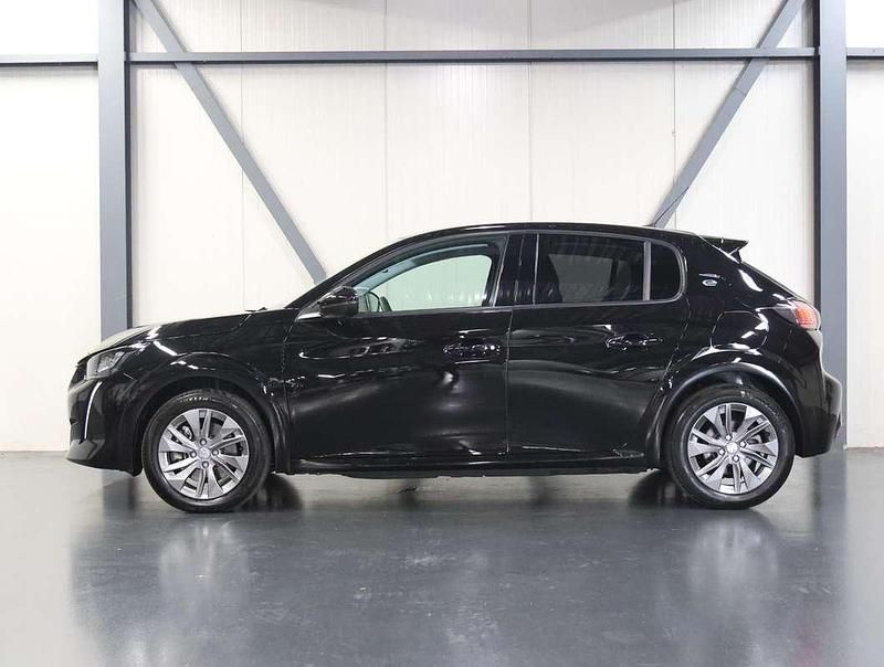 Occasion Peugeot e-208 Allure 100 kW (136 PK) 2022 Zwart Hatchback
