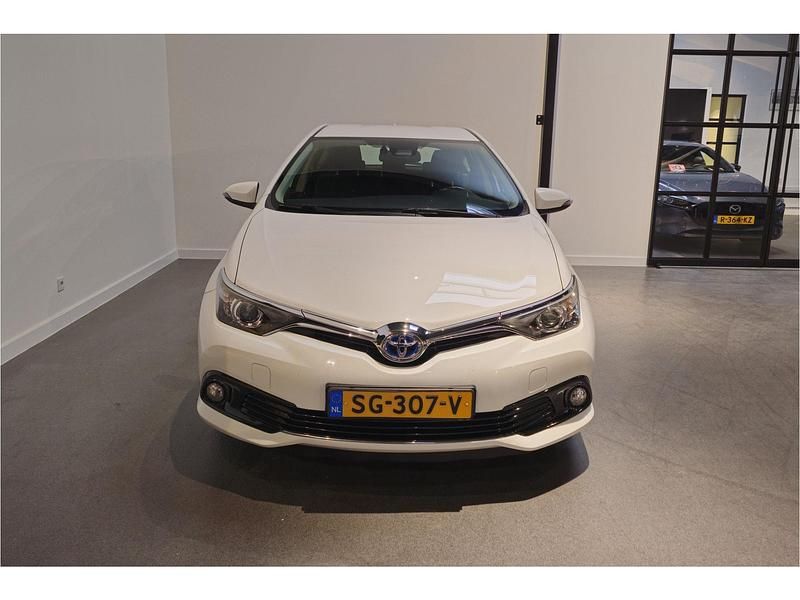 Occasion Toyota Auris 99 PK (72 kW) 2017 Wit Hatchback