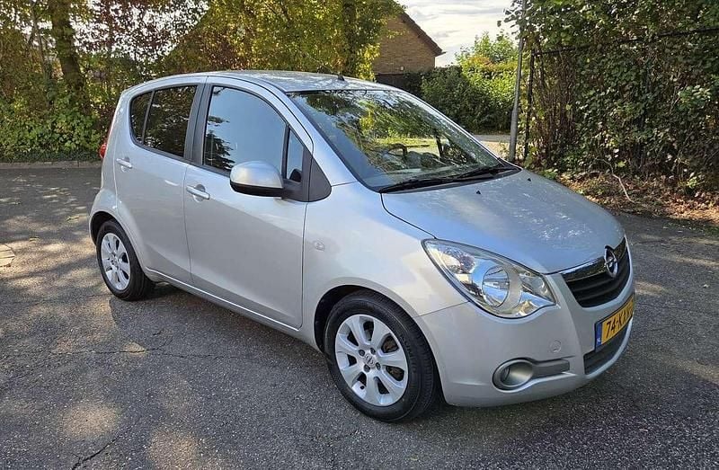 Zilver Gebruikt 2010 Opel Agila Edition Stationwagen | € 5.950 (Eerlijke prijs) - Afbeelding 1/4