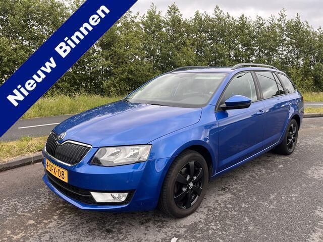Blauw Gebruikt 2013 Skoda Octavia Ambition Stationwagen | € 5.645 (Eerlijke prijs) - Afbeelding 1/4