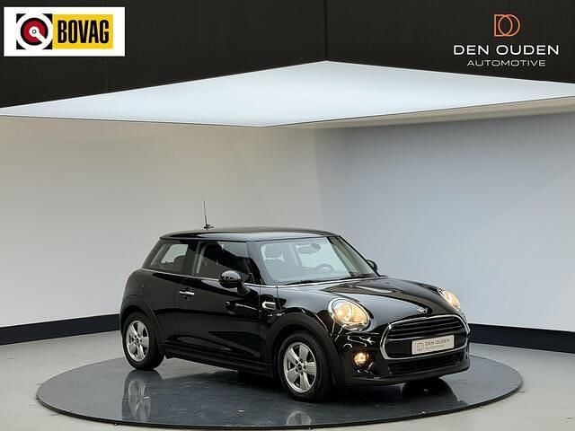 Zwart Occasion 2019 Mini Cooper Hatchback | € 12.960 (Super prijs) - Afbeelding 1/4
