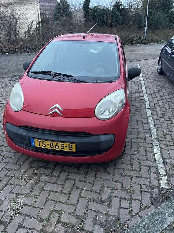 Rood Occasion 2008 Citroën C1 Hatchback | € 500 (Super prijs) - Afbeelding 1/4
