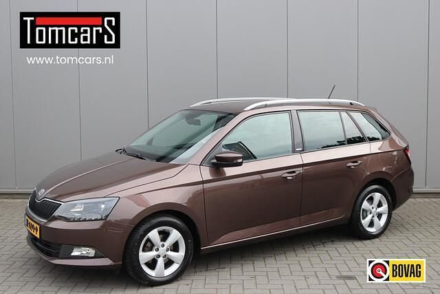 Bruin, metallic lak Gebruikt 2016 Skoda Fabia Joy Stationwagen | € 7.750 (Eerlijke prijs) - Afbeelding 1/4
