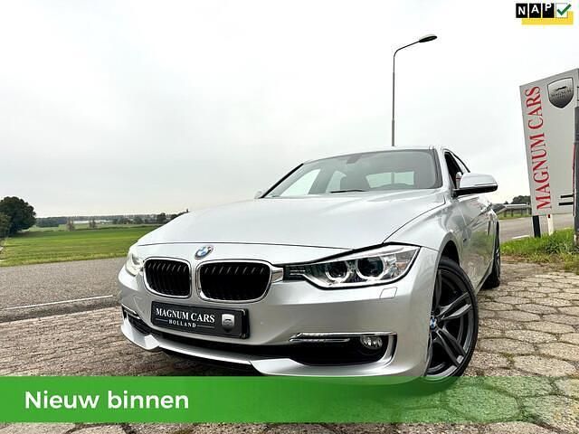 Grijs Gebruikt 2014 BMW 316 Executive Sedan | € 10.900 (Goede deal) - Afbeelding 1/4