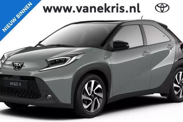 Groen Nieuw 2025 Toyota Aygo Pulse Hatchback | € 22.835 (Eerlijke prijs) - Afbeelding 1/4