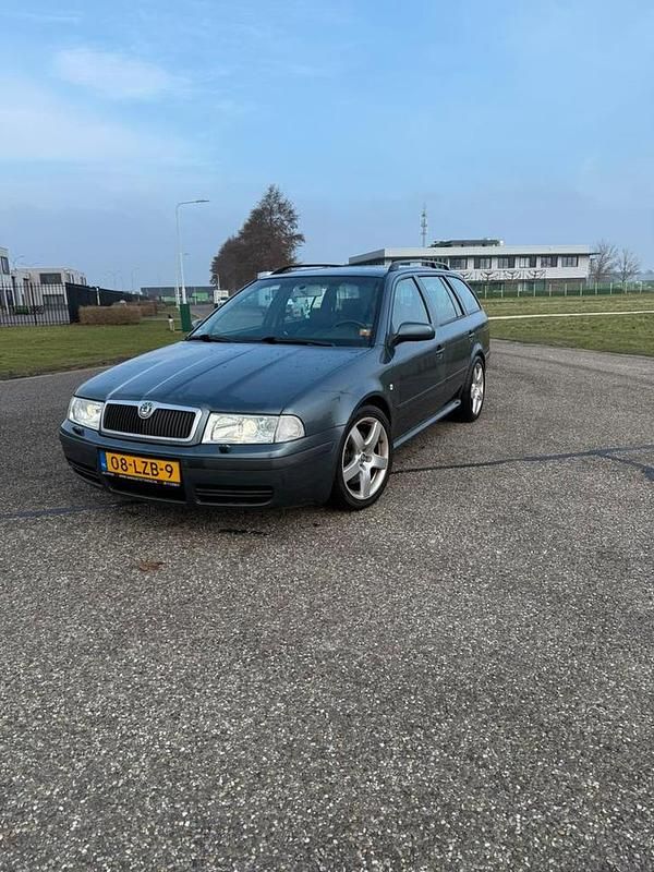 Occasion 2004 Skoda Octavia LAURIN & KLEMENT | € 3.250 (Eerlijke prijs) - Afbeelding 1/4
