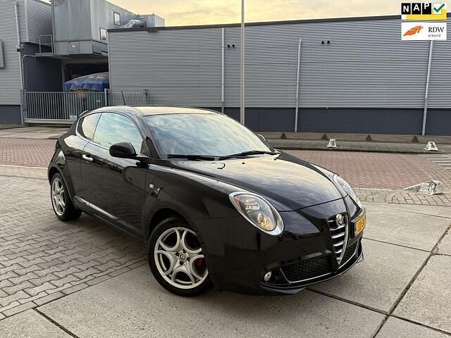 Zwart (metallic) Occasion 2016 Alfa Romeo MiTo Exclusive Hatchback | € 6.950 (Eerlijke prijs) - Afbeelding 1/4