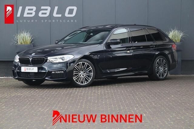 Zwart, metallic lak Gebruikt 2018 BMW 540 M Sport Stationwagen | € 36.450 (Goede deal) - Afbeelding 1/1