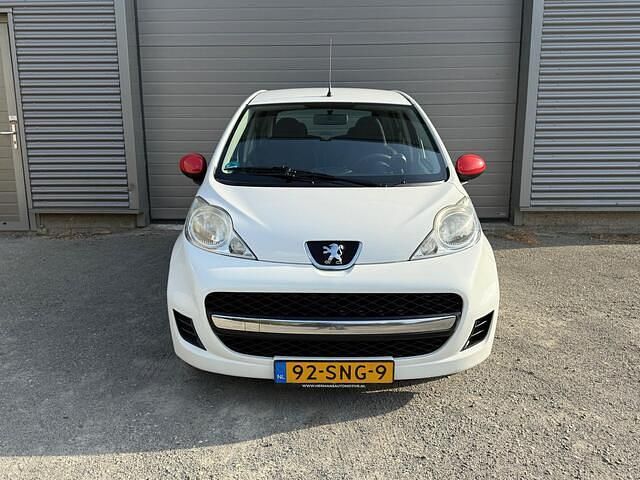 Wit Gebruikt 2010 Peugeot 107 Urban Move Hatchback | € 2.150 (Goede deal) - Afbeelding 1/4