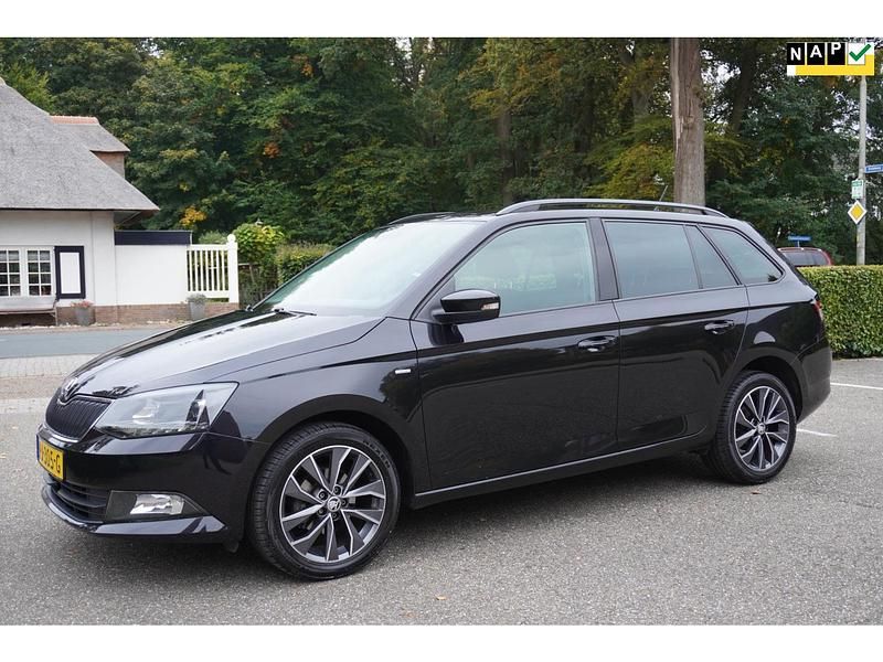Zwart Gebruikt 2017 Skoda Fabia Drive Stationwagen | € 8.400 (Iets duurder) - Afbeelding 1/4