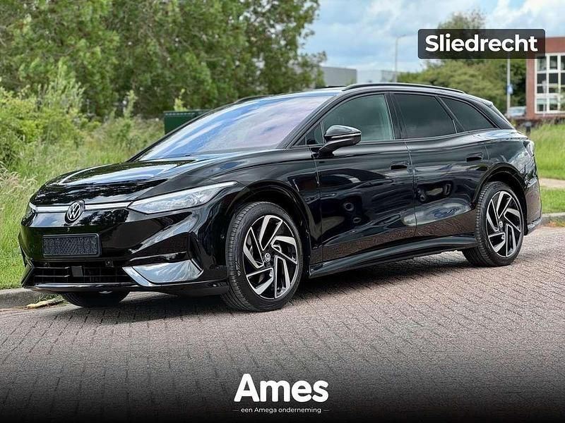 Zwart Gebruikt 2025 VW ID.7 Pro Stationwagen | € 52.950 (Eerlijke prijs) - Afbeelding 1/3