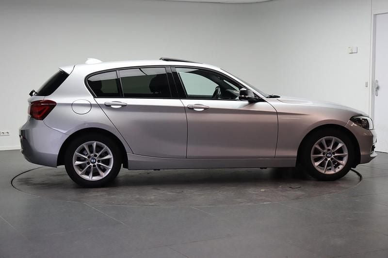 Occasion BMW 118 Comfort Edition 136 PK (100 kW) 2019 Zilver (metallic) Hatchback