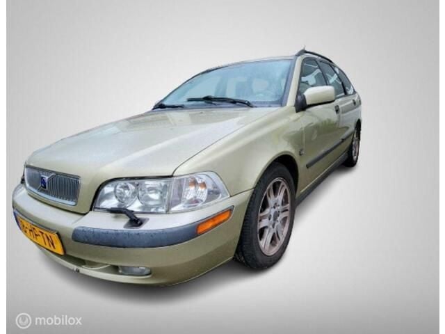 Beige Gebruikt 2001 Volvo V40 Dynamic Stationwagen | € 1.750 (Eerlijke prijs) - Afbeelding 1/4