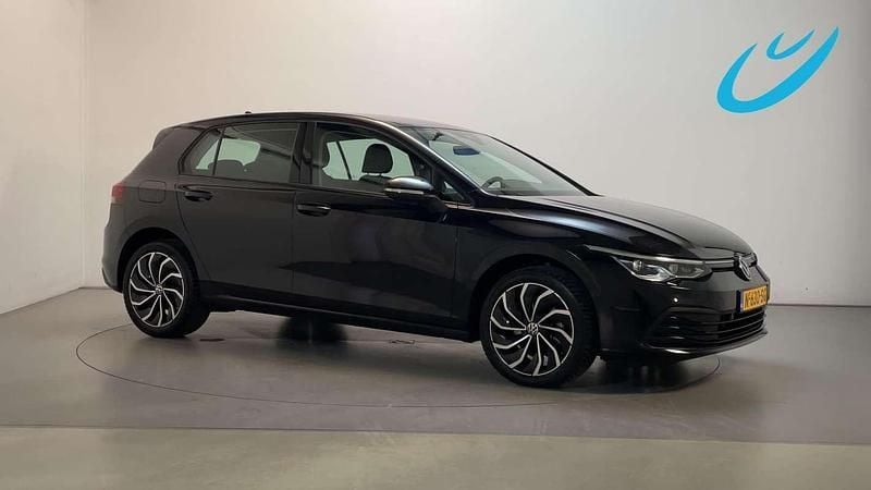Zwart Gebruikt 2021 VW Golf VIII Business Hatchback | € 22.250 (Goede deal) - Afbeelding 1/3