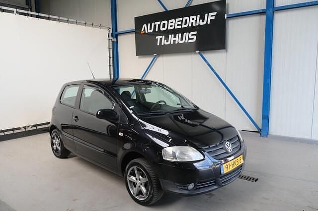 Zwart Gebruikt 2009 VW Fox Trendline Hatchback | € 950 (Goede deal) - Afbeelding 1/4