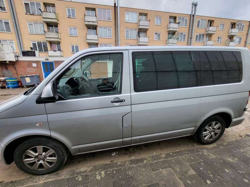 Grijs Gebruikt 2011 VW T5 Van | € 5.500 (Goede deal) - Afbeelding 1/4