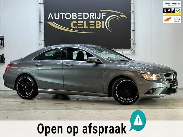 Grijs Gebruikt 2013 Mercedes CLA180 Edition Sedan | € 13.395 (Eerlijke prijs) - Afbeelding 1/4