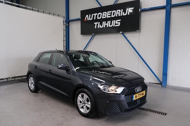Grijs (metallic) Occasion 2021 Audi A1 Sportback Proline Hatchback | € 18.950 (Eerlijke prijs) - Afbeelding 1/4