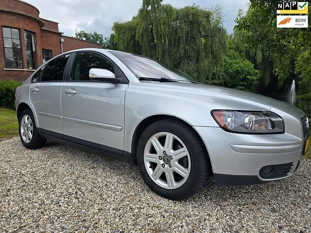 Grijs Gebruikt 2004 Volvo S40 Sedan | € 2.499 (Eerlijke prijs) - Afbeelding 1/4