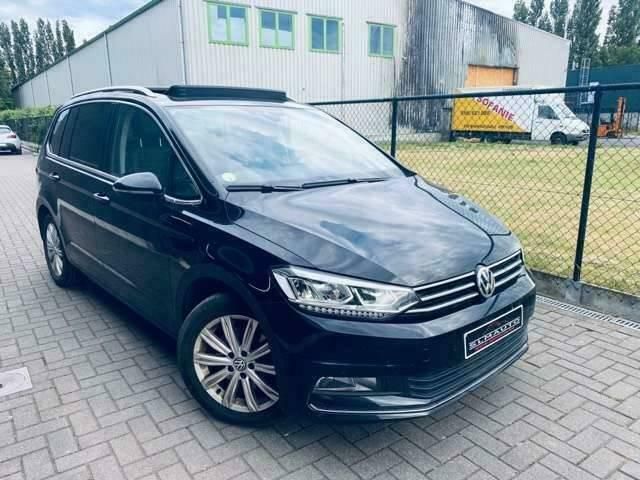 Zwart Occasion 2016 VW Touran Highline MPV | € 19.450 (Super prijs) - Afbeelding 1/4