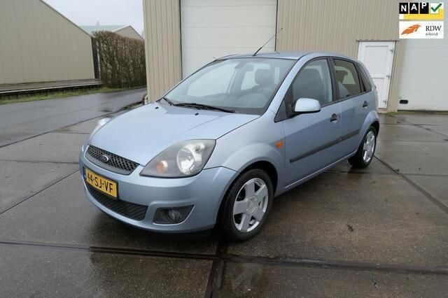 Occasion Ford Fiesta Futura 69 PK (50 kW) 2006 Blauw Hatchback