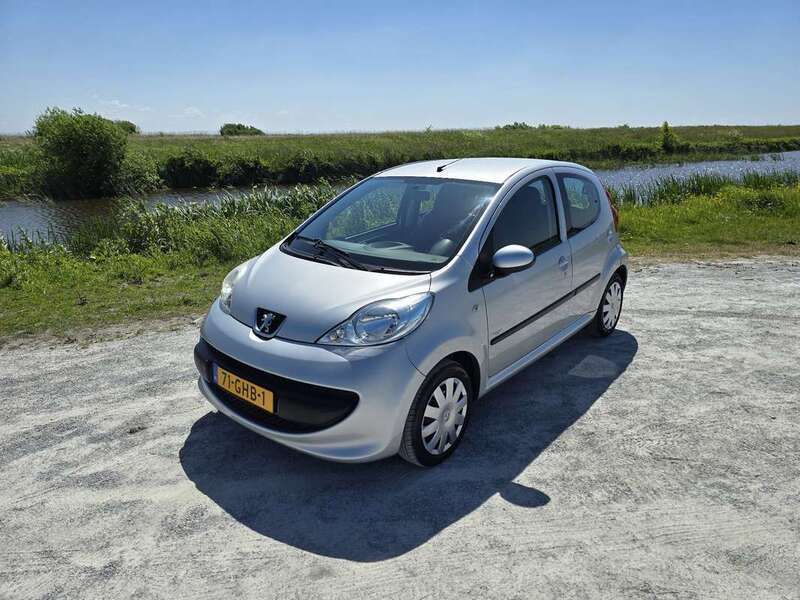 Zilver Gebruikt 2008 Peugeot 107 Hatchback | € 2.099 (Eerlijke prijs) - Afbeelding 1/4