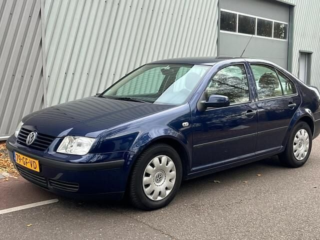 Blauw Gebruikt 2000 VW Bora Highline Sedan | € 1.850 (Eerlijke prijs) - Afbeelding 1/4