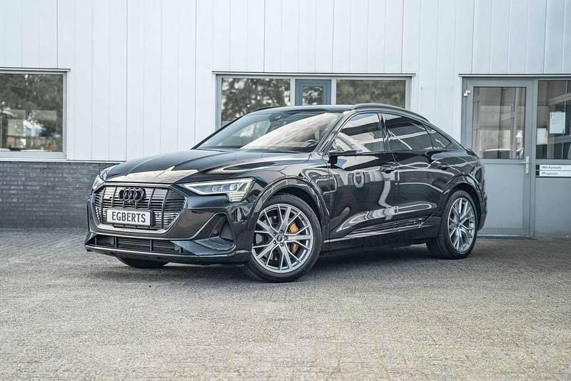 Zwart, metallic lak Gebruikt 2022 Audi e-tron Sportback Advanced SUV | € 34.950 (Duur) - Afbeelding 1/4