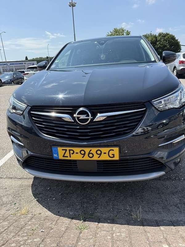 Grijs Occasion 2019 Opel Grandland X Innovation SUV | € 16.000 (Goede deal) - Afbeelding 1/4