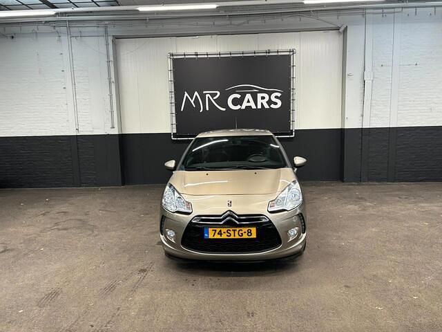 Beige Gebruikt 2011 Citroën DS3 Chic Hatchback | € 3.750 (Eerlijke prijs) - Afbeelding 1/4