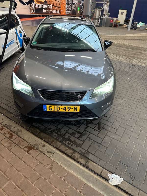 Grijs Gebruikt 2014 Seat Leon Business Stationwagen | € 13.000 (Eerlijke prijs) - Afbeelding 1/4