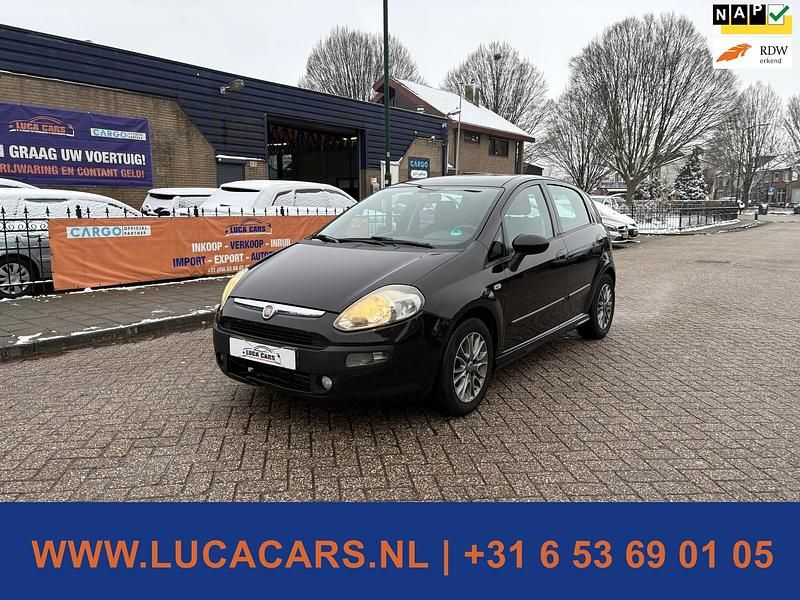 Zwart Occasion 2011 Fiat Punto Dynamic Hatchback | € 1.695 (Eerlijke prijs) - Afbeelding 1/4