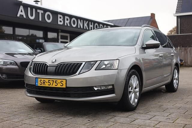 Grijs Gebruikt 2018 Skoda Octavia Business Line Stationwagen | € 10.950 (Goede deal) - Afbeelding 1/4