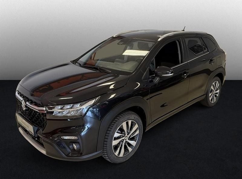 Zwart Gebruikt 2024 Suzuki SX4 S-Cross SUV | € 26.450 (Eerlijke prijs) - Afbeelding 1/4