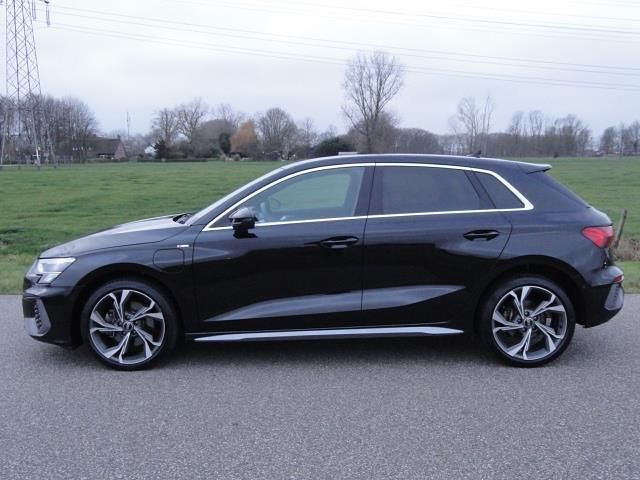 Occasion Audi A3 Sportback Competition 150 PK (110 kW) 2024 Zwart Hatchback