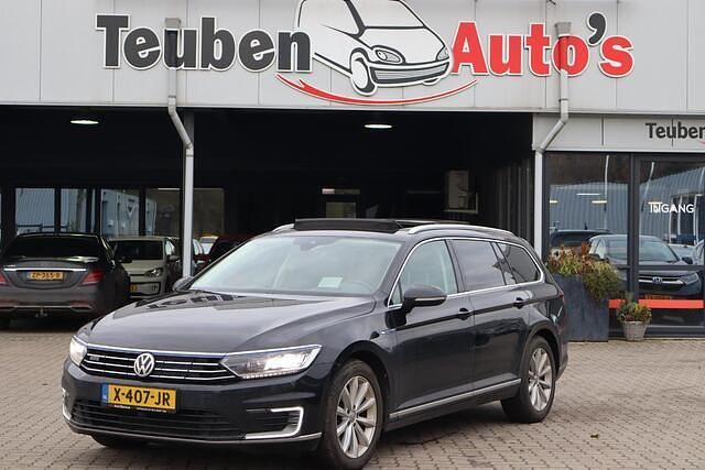 Zwart Gebruikt 2017 VW Passat Highline Stationwagen | € 11.995 (Goede deal) - Afbeelding 1/4