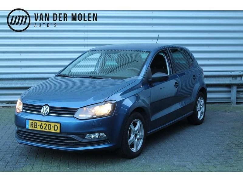 Blauw (metallic) Gebruikt 2014 VW Polo Edition Hatchback | € 6.950 (Goede deal) - Afbeelding 1/4