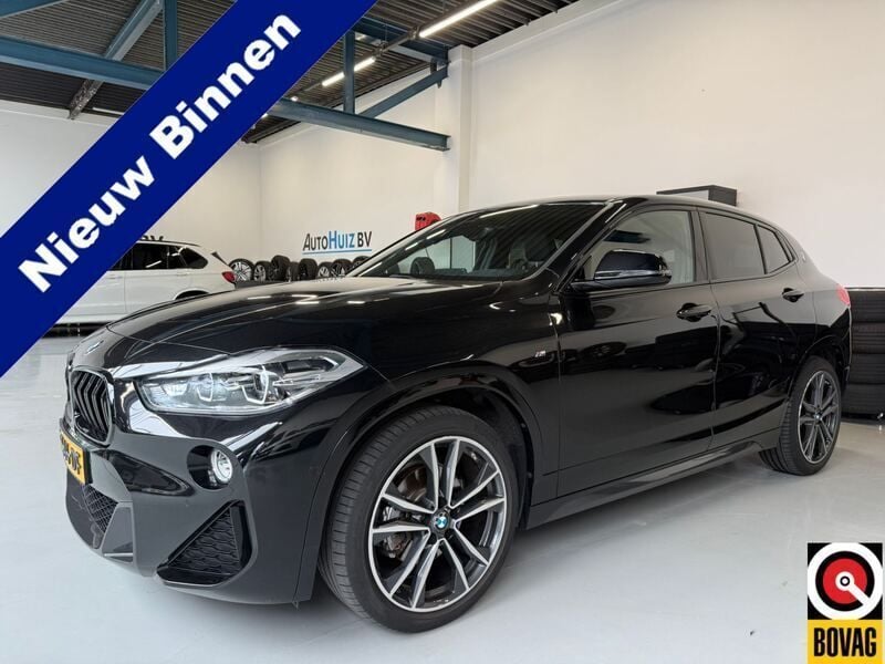 Zwart Gebruikt 2019 BMW X2 Executive SUV | € 25.990 (Eerlijke prijs) - Afbeelding 1/4