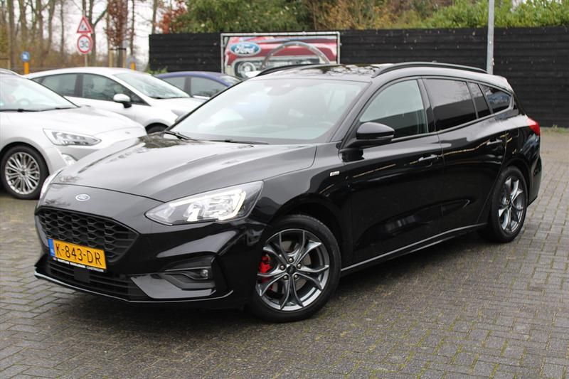Zwart Gebruikt 2020 Ford Focus Business Edition Stationwagen | € 16.995 (Iets duurder) - Afbeelding 1/4