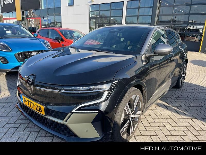 Zwart Occasion 2022 Renault Megane E-Tech Iconic Hatchback | € 25.945 (Eerlijke prijs) - Afbeelding 1/4