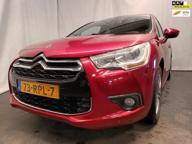 Rood, metallic lak Gebruikt 2011 Citroën DS4 So Chic Hatchback | € 7.995 - Afbeelding 1/4