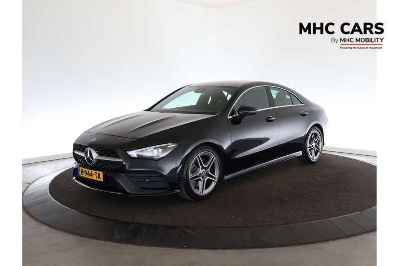 Zwart, metallic lak Gebruikt 2020 Mercedes CLA200 Business Coupé | € 27.200 (Goede deal) - Afbeelding 1/4
