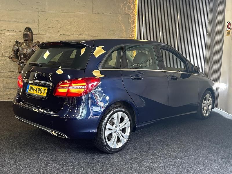 Occasion Mercedes B180 Ambition 123 PK (90 kW) 2017 Blauw MPV