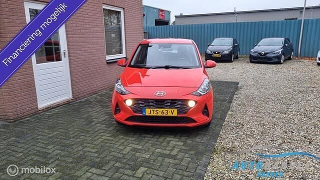 Rood (metallic) Occasion 2020 Hyundai i10 Comfort Hatchback | € 10.500 (Eerlijke prijs) - Afbeelding 1/4