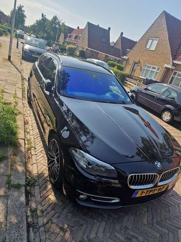 Zwart Gebruikt 2013 BMW 530 Executive Stationwagen | € 13.000 (Eerlijke prijs) - Afbeelding 1/4