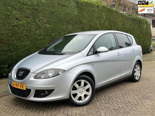Grijs Gebruikt 2005 Seat Toledo Stylance Stationwagen | € 1.250 - Afbeelding 1/4