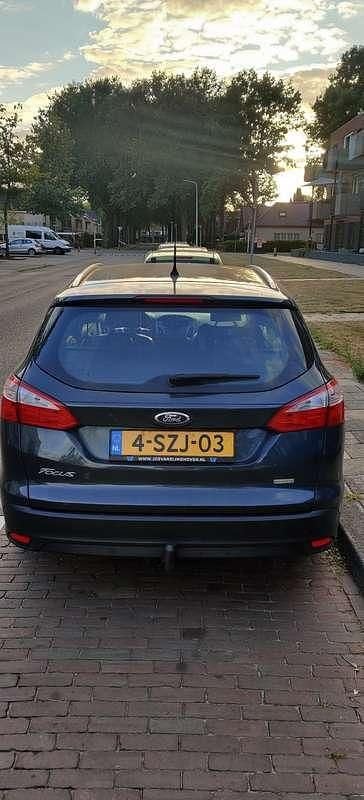 Blauw Gebruikt 2014 Ford Focus Titanium Stationwagen | € 3.499 (Goede deal) - Afbeelding 1/4