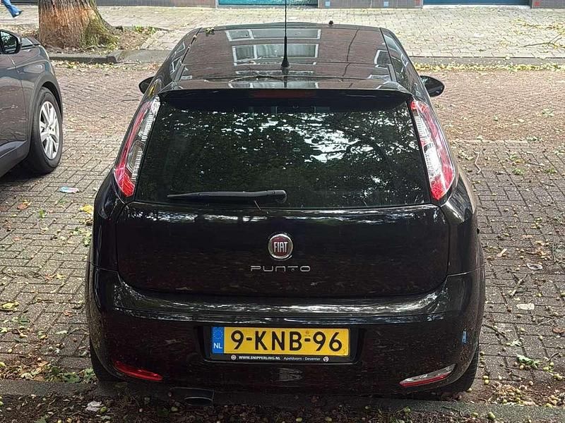 Occasion Fiat Punto Lounge 86 PK (63 kW) 2013 Zwart Hatchback